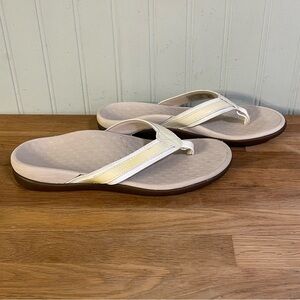 Vionic Tide II Leather Orthotic Toe Post Sandals (6)